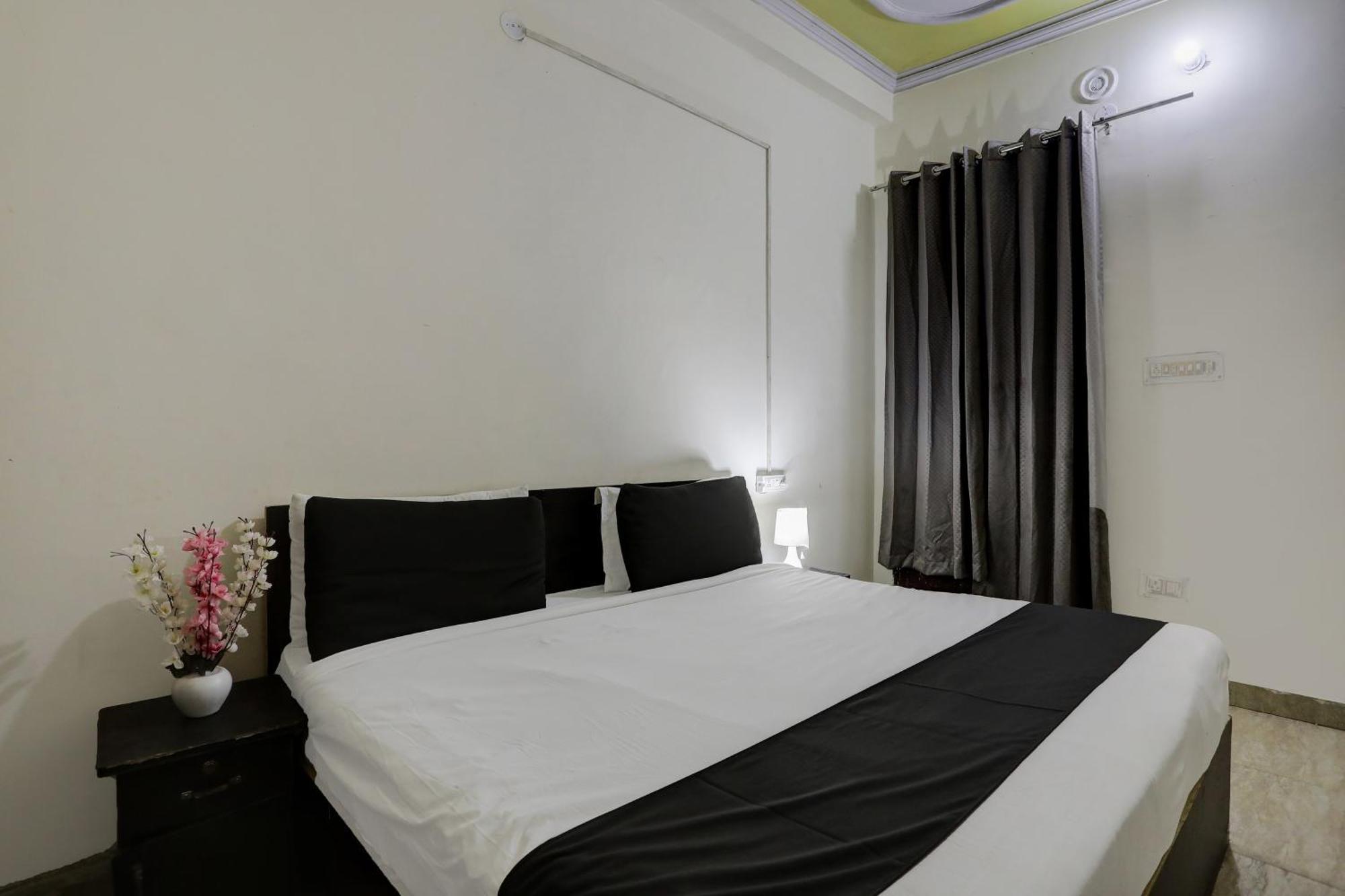 Hotel O Thirty Inns ノイダ エクステリア 写真